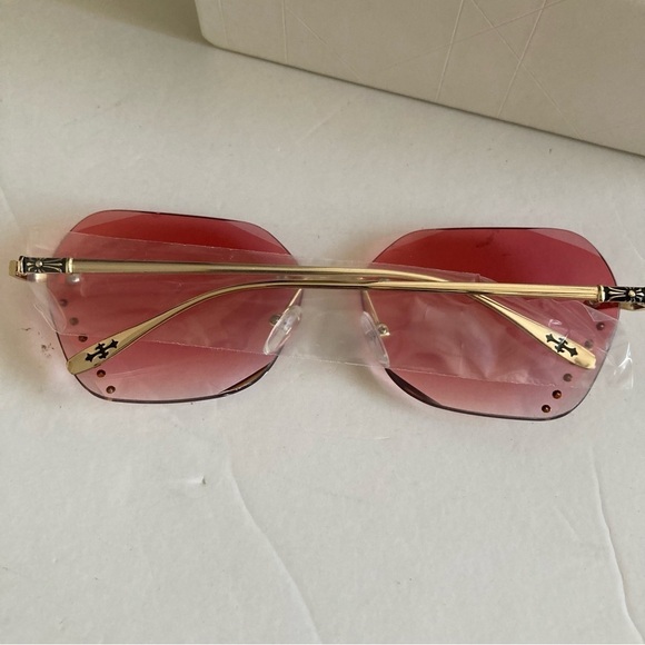 New Diamond Shape Y2K Sunglasses Gems Pink Glass Gold Frame - Picture 3 of 5